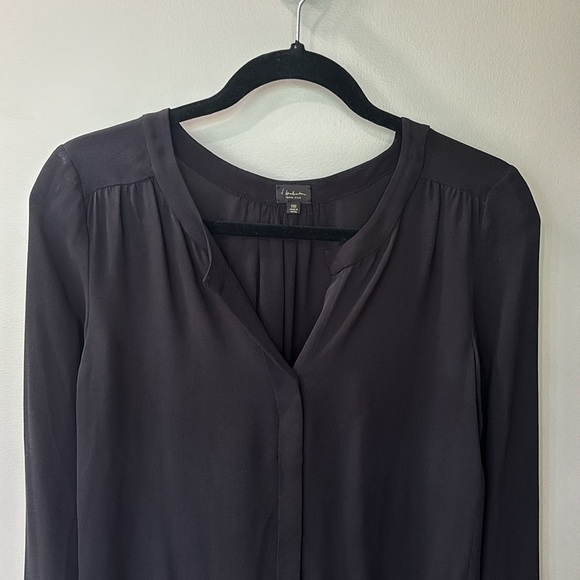 Aritzia T. Babaton 100% Silk Black Blouse, Size XXS - Picture 5 of 11